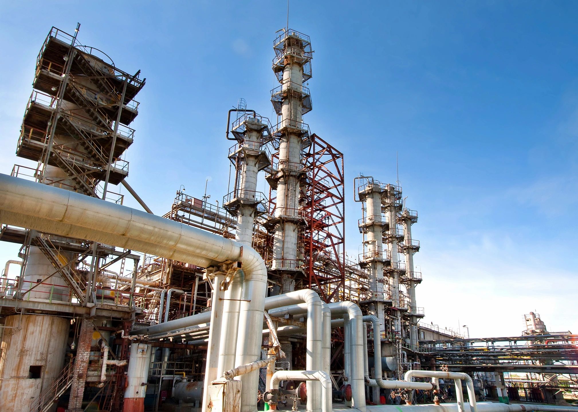 Industrial refinery and petrochemical processing facility